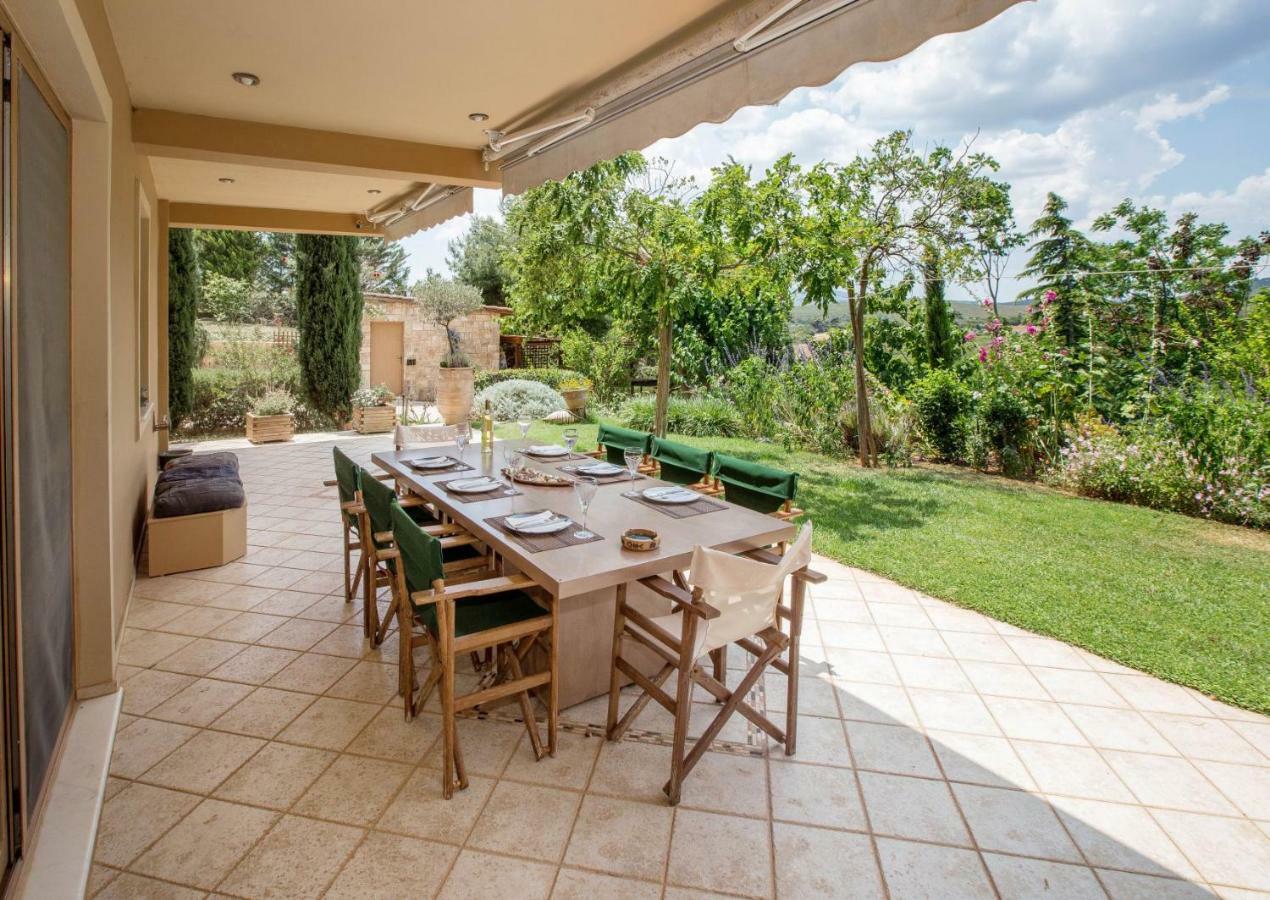 Family Getaway In Marathon By Ghh Villa Exteriör bild
