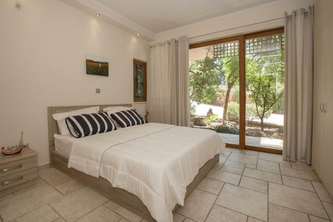 Family Getaway In Marathon By Ghh Villa Exteriör bild